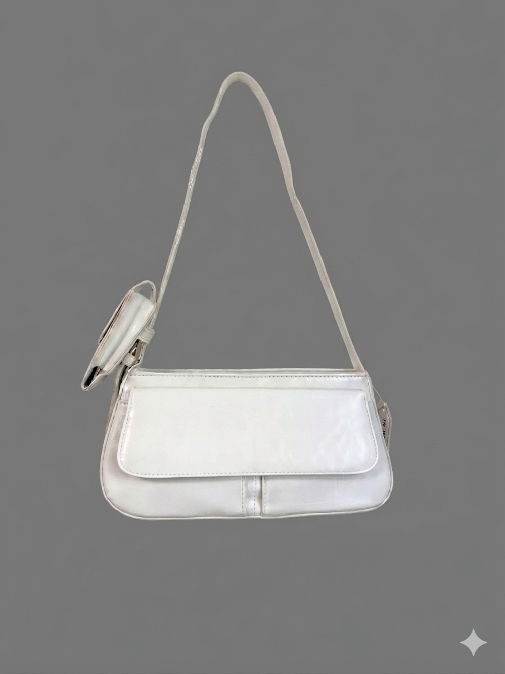 Chic  Classic White Shoulder Bag - Sleek Everyday Design